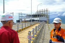 Smelter Nikel Gunakan...