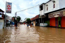 Banjir Terjang 15 Desa...