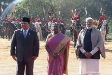 Presiden Prabowo Kunjungi...