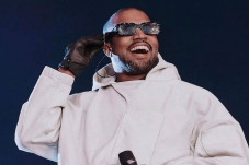 Terancam Bangkrut, Kanye...