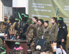 4 Tentara Perempuan...