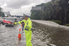 Banjir 30 Cm Rendam...