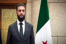 Gulingkan Bashar al-Assad,...