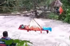 3 Remaja Jepara Diterjang...