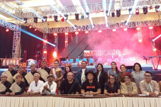 Posan Tobing Gelar Konser...