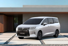 Wuling Kenalkan MPV...
