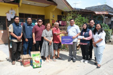 Peruri Beri Bantuan...