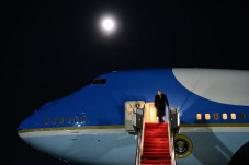 Trump: Iran Ajak Negosiasi,...