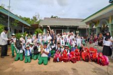 Gandeng Yayasan Luna...