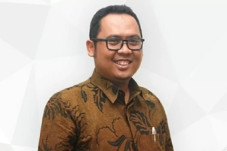 Membaca Dunia dengan...