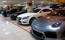 Pesona Mobil Bekas yang...