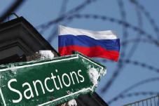 Derita Rusia, Dihujani...