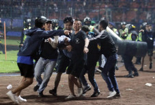 Noda Hitam Sepak Bola...