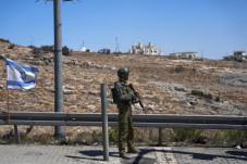 Bela Palestina, Orang...