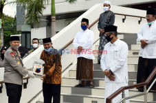 Polda Jateng Salurkan...