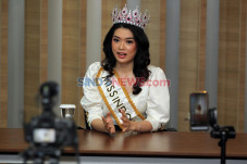 Miss Indonesia Carla...