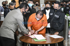 Djoko Tjandra Diserahkan...
