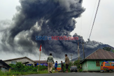 Gunung Sinabung Terus...