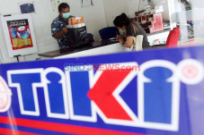 Perkembangan E-Commerce...