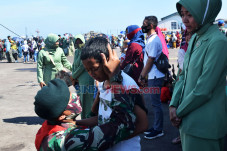 Ratusan Prajurit Yonif...