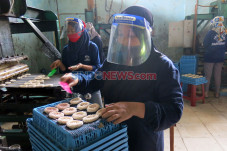 Industri Kerupuk Tetap...