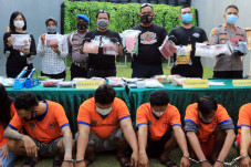 Tangkap 7 Tersangka,...