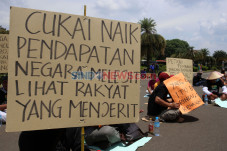 Aksi Petani Tembakau...