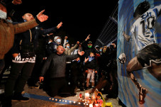 Diego Maradona Meninggal,...