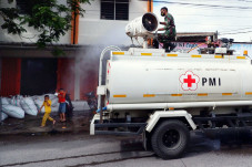 Mobil Gunner Spray Semprotkan...