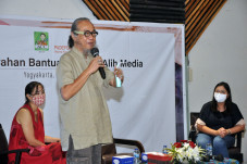 ACC Salurkan Bantuan...
