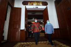 Plt Wali Kota Surabaya...