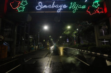 Kota Surabaya Lengang...