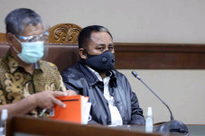 Eks Presiden PKS Luthfi...