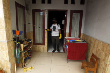 Cegah Meluasnya Covid-19,...