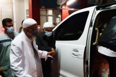 Bebas, Abu Bakar Baasyir...