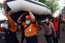 Cuaca Buruk, Tim Gabungan...