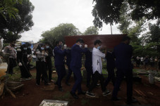 Kerabat dan Rekan Kerja...