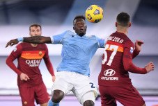 Menangi Derby Della...