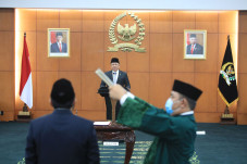 Bambang Soesatyo Lantik...