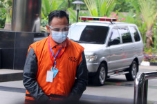 KPK Lanjutkan Pemeriksaan...