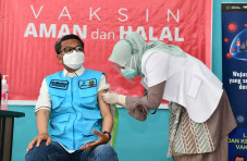 Lolos Screening, Gubernur...