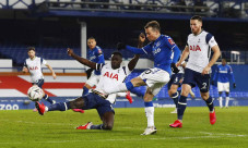 Gol Bernard Pastikan...