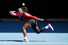 Kalahkan Aryna Sabalenka,...