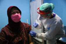 Rusminah, Lansia Pertama...