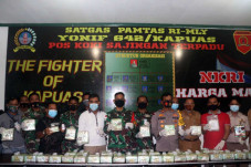Satgas Pamtas Yonif...