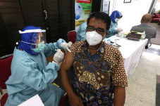 Dosen dan Tenaga Kependidikan...