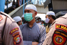 Kawal Sidang Habib Rizieq,...