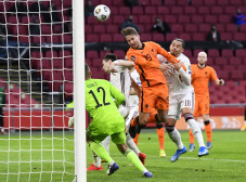 Belanda Tundukkan Latvia...