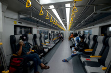 Kereta Bandara Premium...