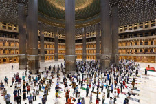 Masjid Istiqlal Gelar...